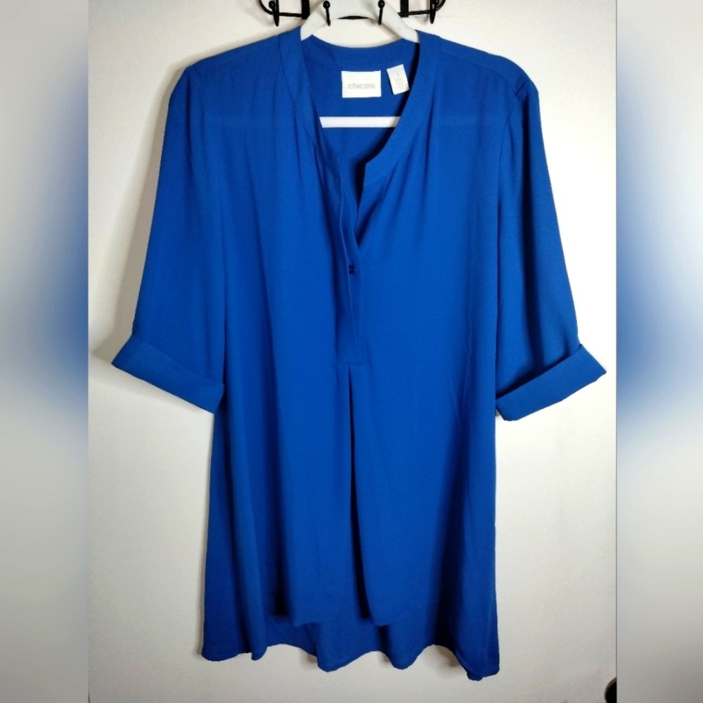 Chico's (Size 1/M/8) Cobalt Blue Hidden Button V-Neck Cut Cuffed SS Tunic Top
